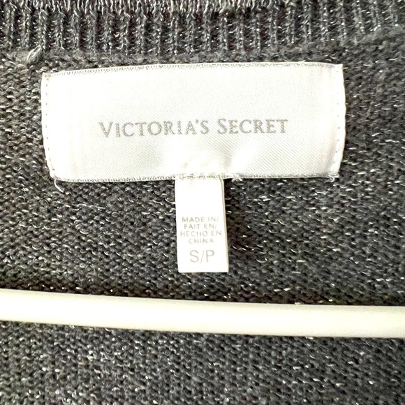 Victory secret in women’s long sweater - Picture 2 of 6